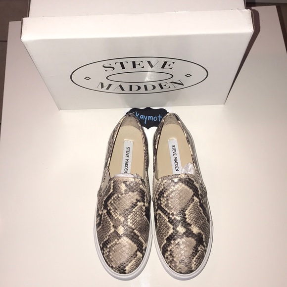 Steve Madden Slip ons - Picture 2 of 7